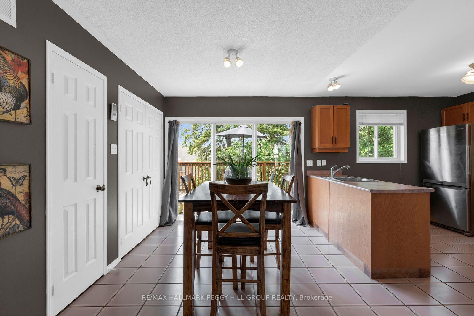 Photo 6 of 42 Kell Place, Barrie, Bayshore — HOMEH