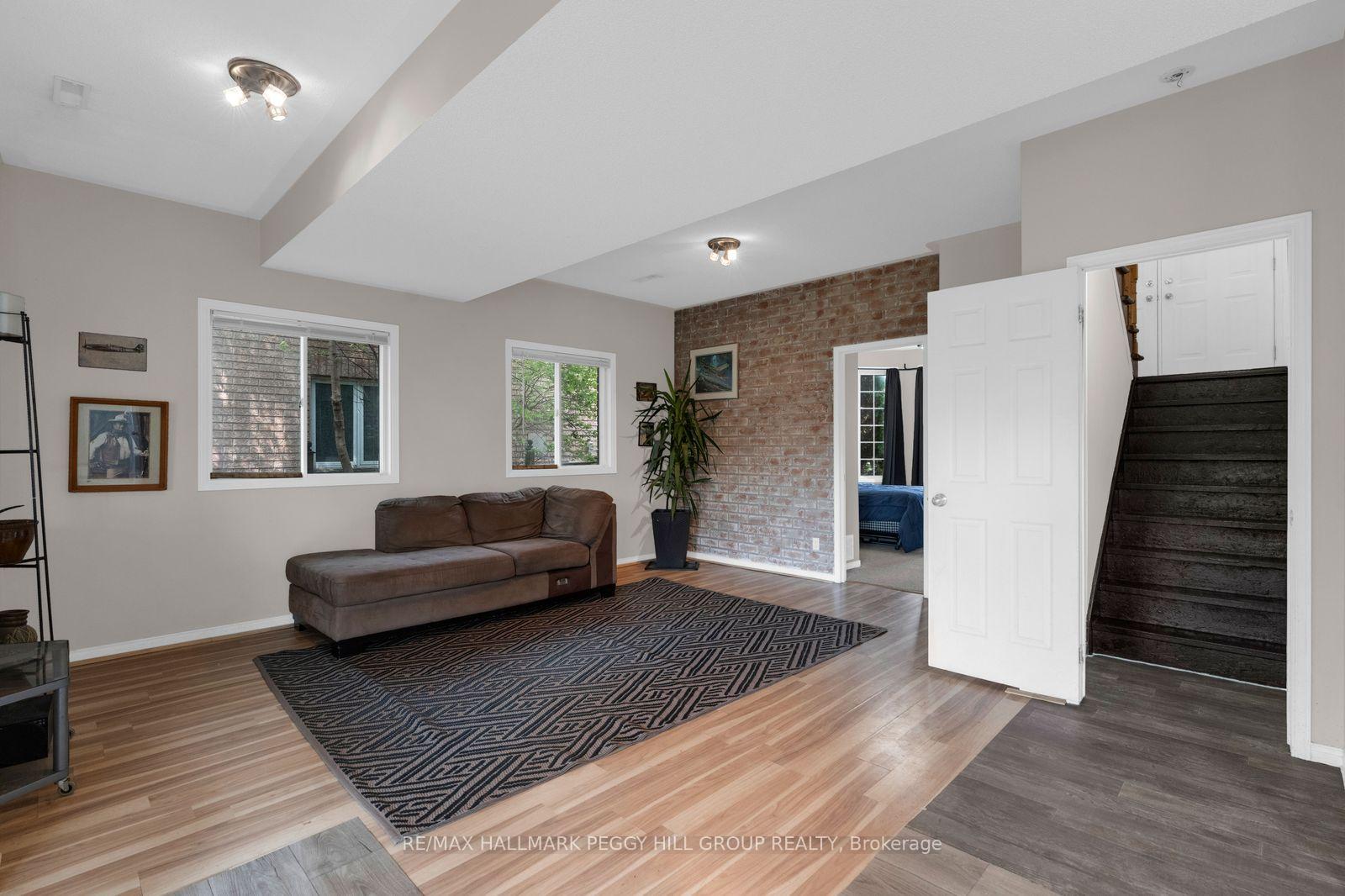 Photo 11 of 42 Kell Place, Barrie, Bayshore — HOMEH