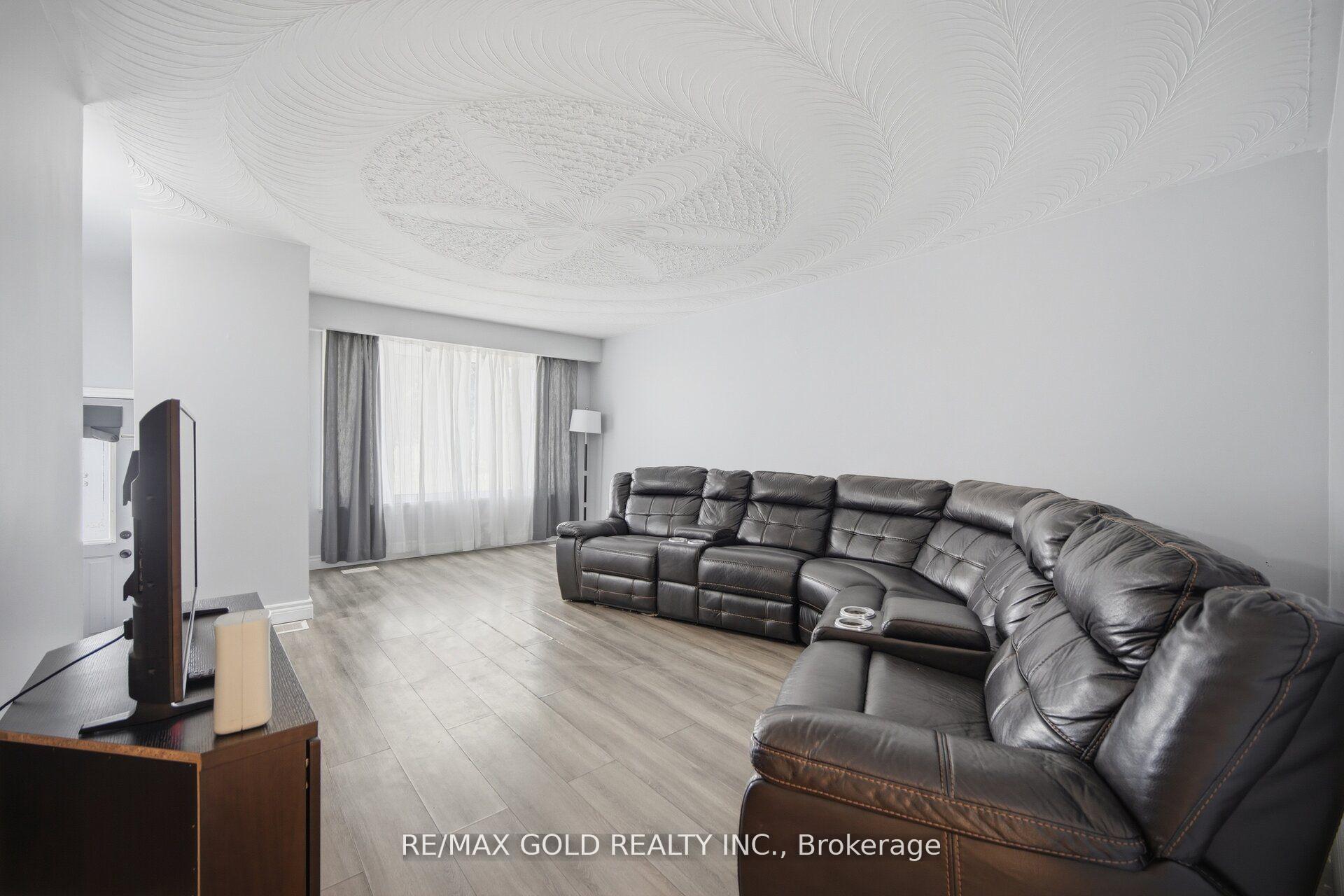 Photo 7 of 784 Douglas Street, Oshawa, Lakeview — HOMEH