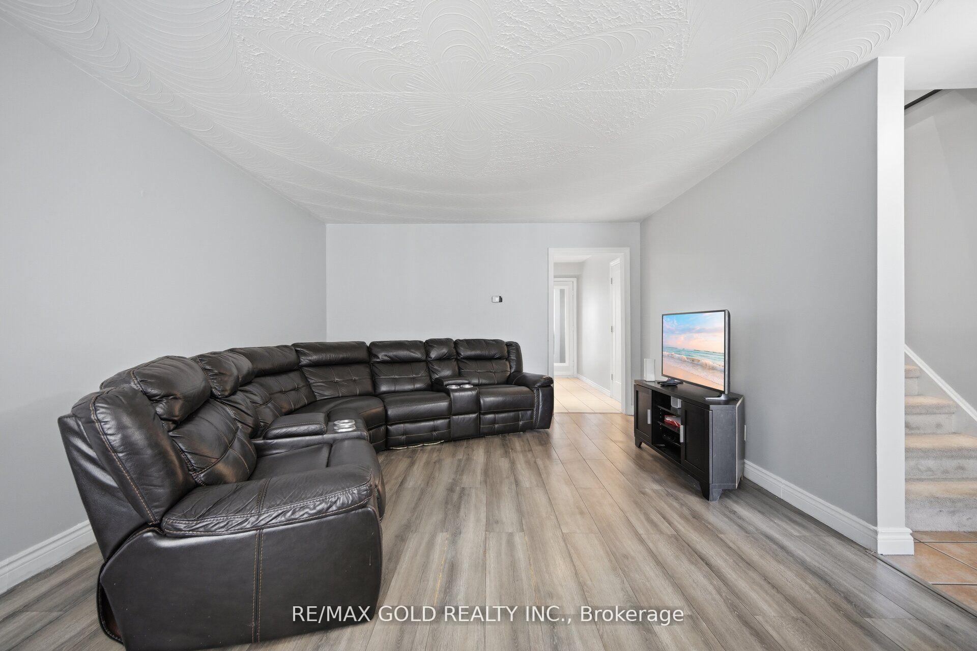 Photo 6 of 784 Douglas Street, Oshawa, Lakeview — HOMEH