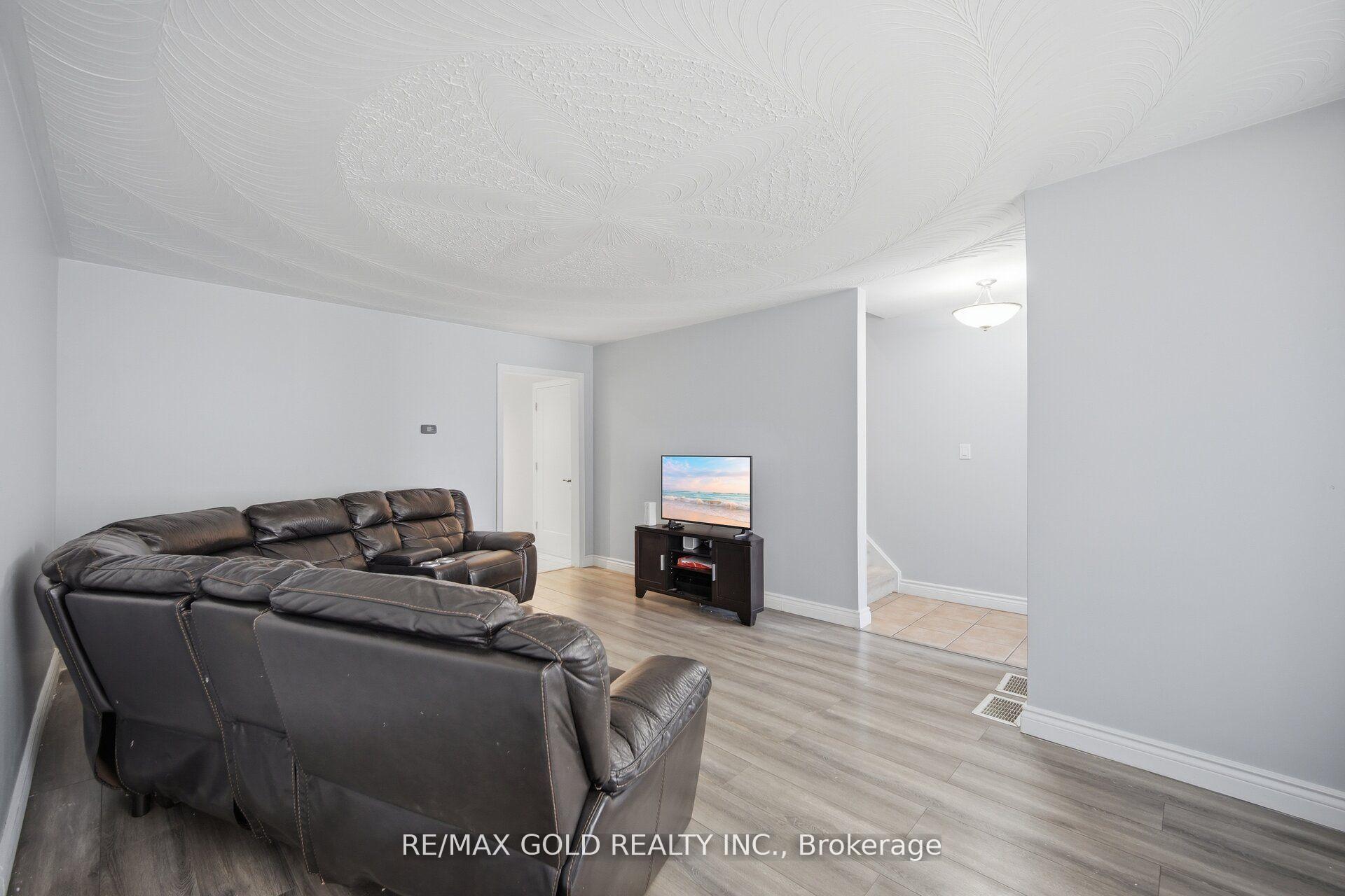 Photo 8 of 784 Douglas Street, Oshawa, Lakeview — HOMEH
