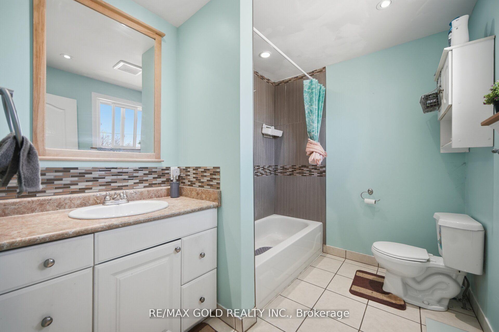 Photo 33 of 784 Douglas Street, Oshawa, Lakeview — HOMEH