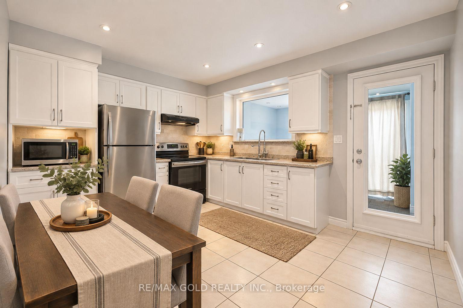 Photo 15 of 784 Douglas Street, Oshawa, Lakeview — HOMEH