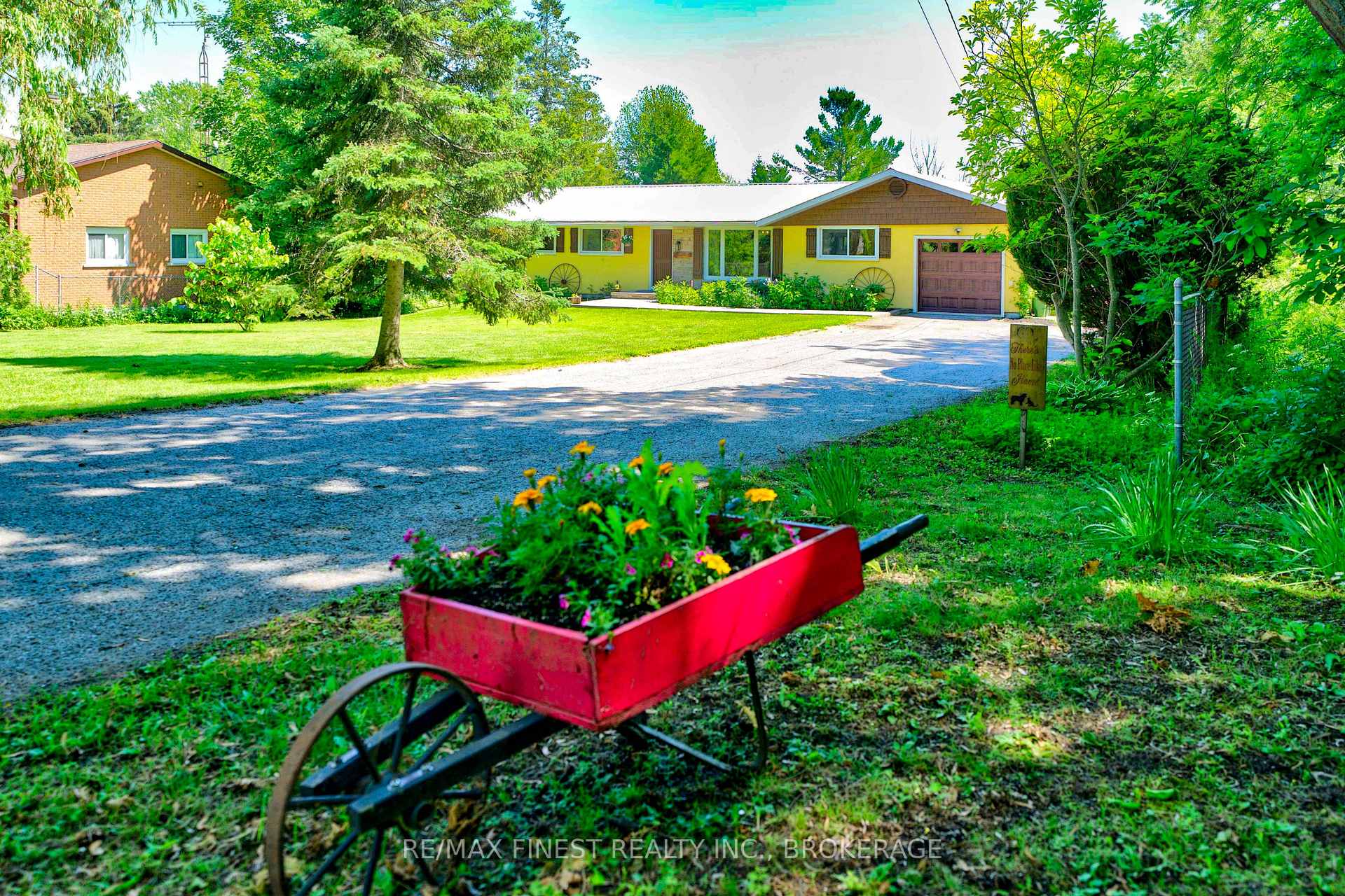 Photo 8 of 99 Aragon Road, Kingston, City North of 401 — HOMEH