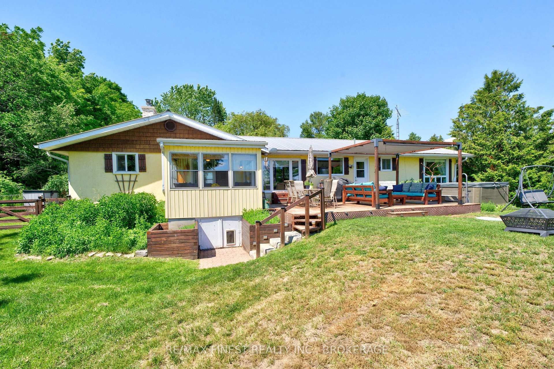 Photo 12 of 99 Aragon Road, Kingston, City North of 401 — HOMEH