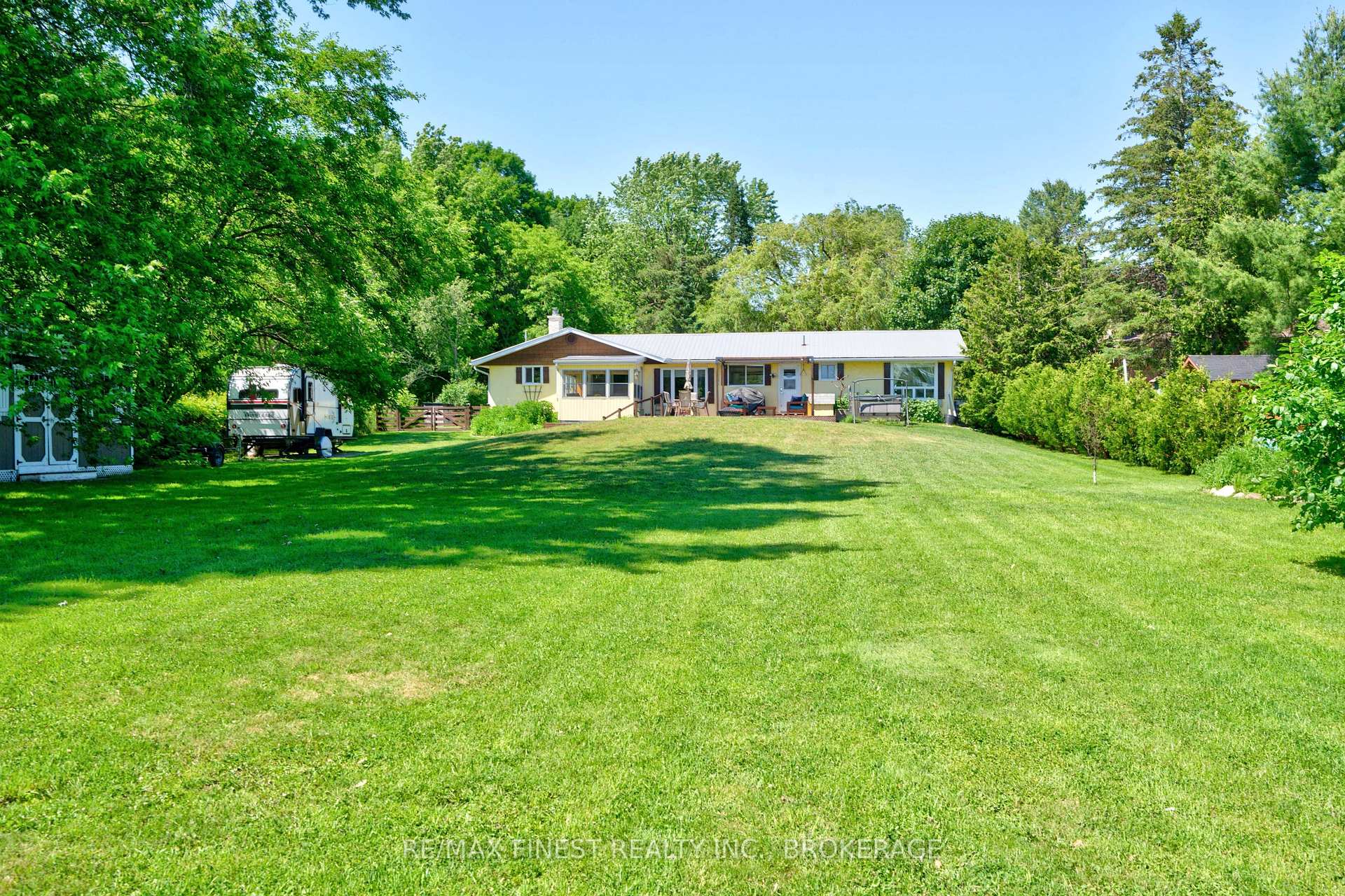 Photo 15 of 99 Aragon Road, Kingston, City North of 401 — HOMEH