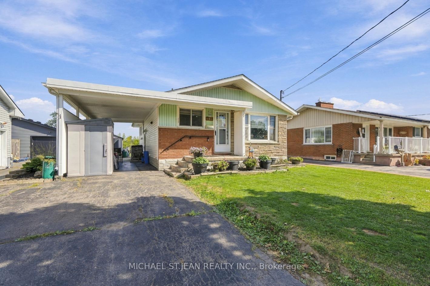 Photo 3 of 287 Santone Avenue, Welland, Broadway — HOMEH