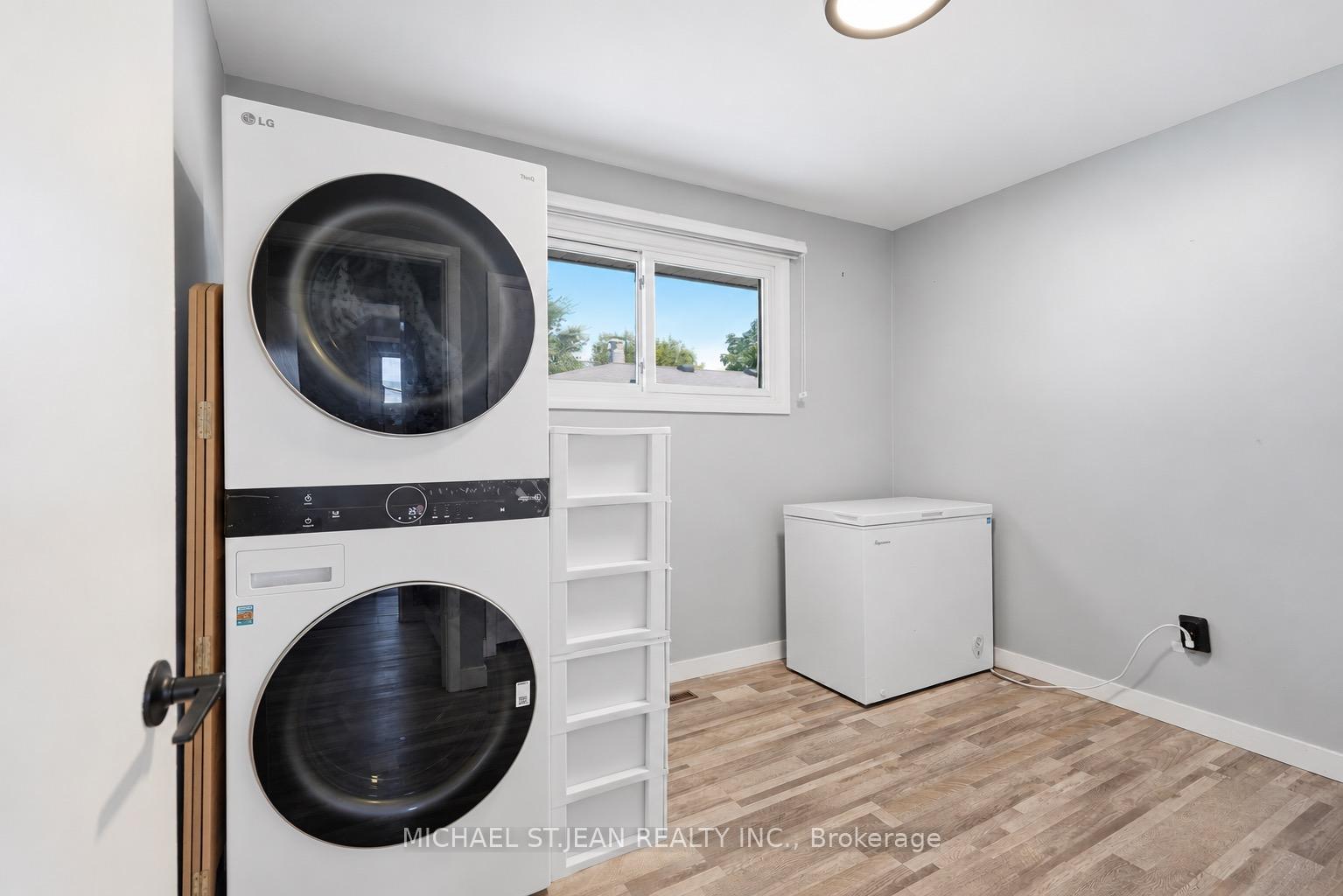 Photo 15 of 287 Santone Avenue, Welland, Broadway — HOMEH