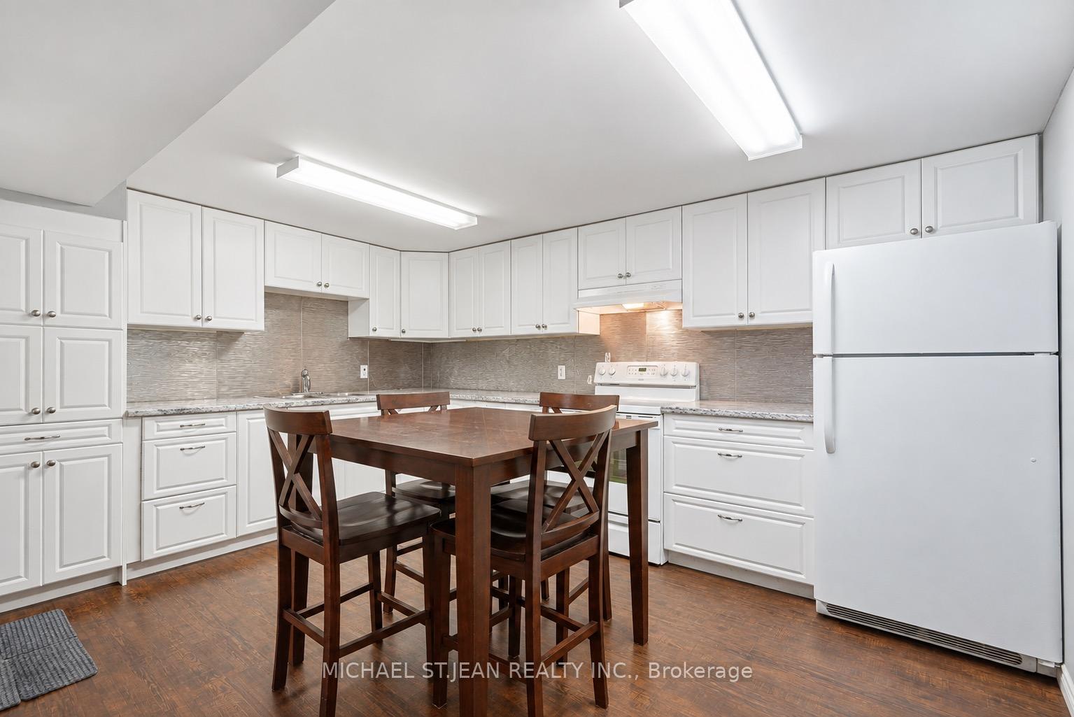 Photo 18 of 287 Santone Avenue, Welland, Broadway — HOMEH