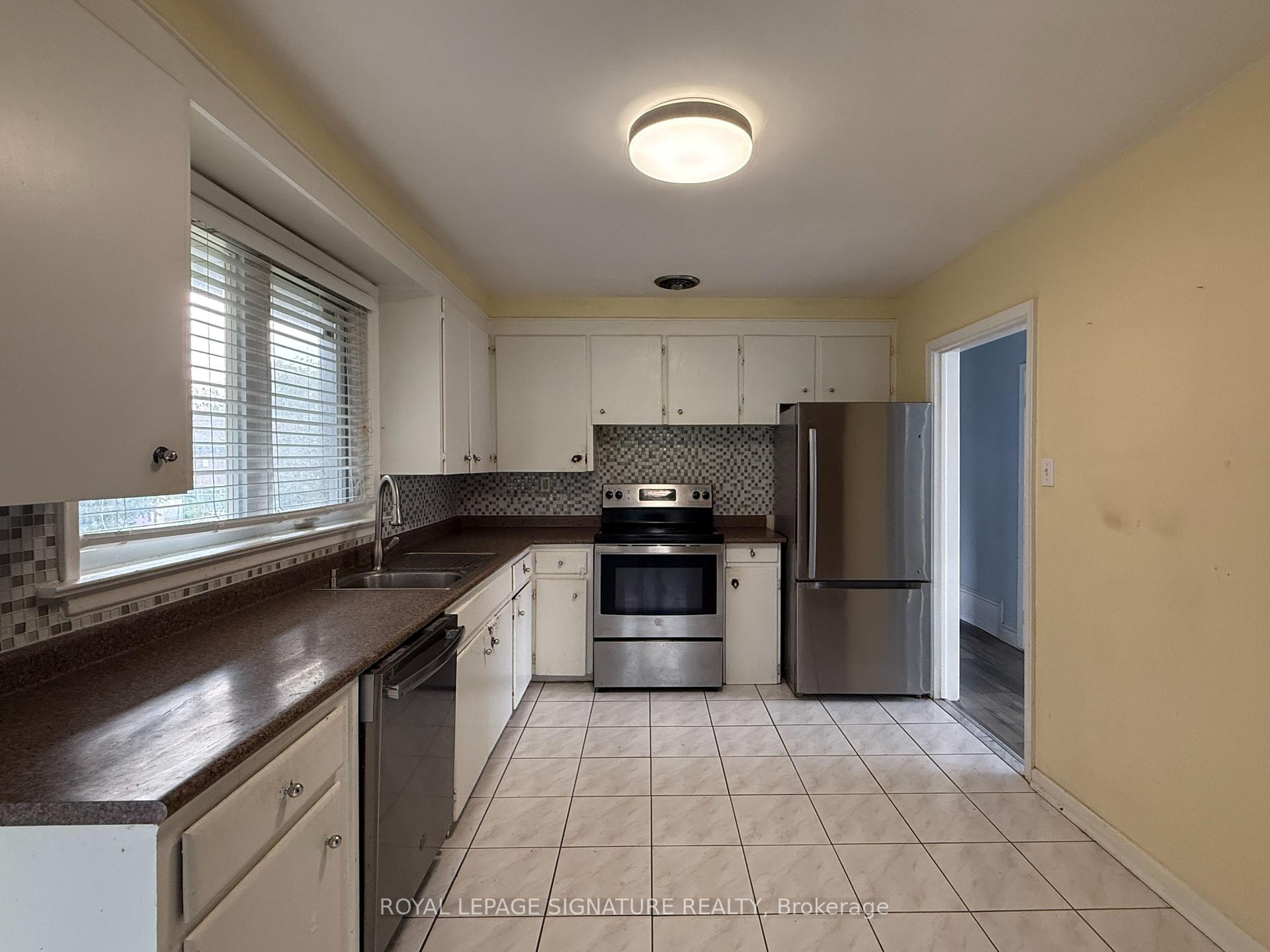 Photo 11 of 4 Wantanopa Crescent, Scarborough, Woburn — HOMEH