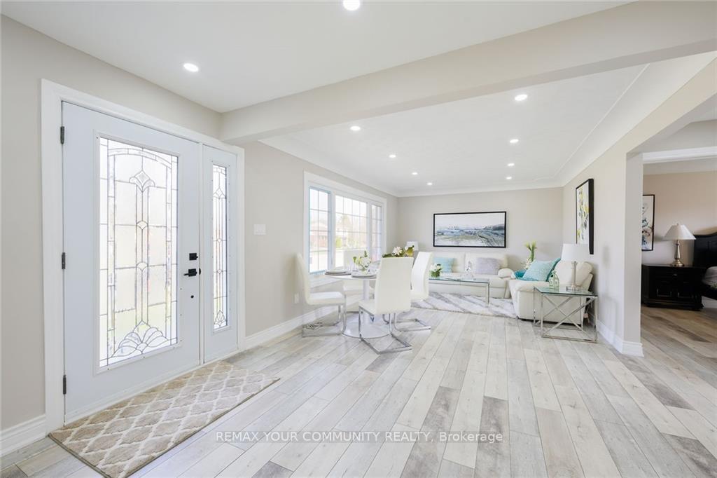 Photo 3 of Unit Upper, 52 Elliott Avenue, Hamilton, Huntington — HOMEH