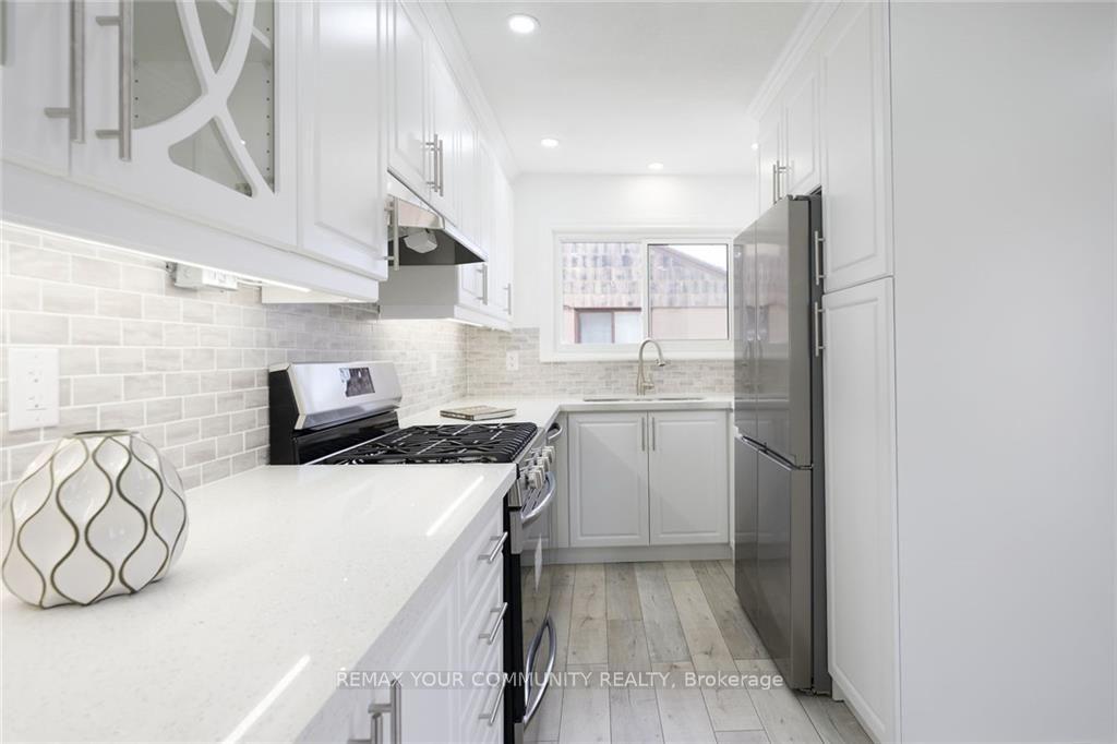 Photo 5 of Unit Upper, 52 Elliott Avenue, Hamilton, Huntington — HOMEH