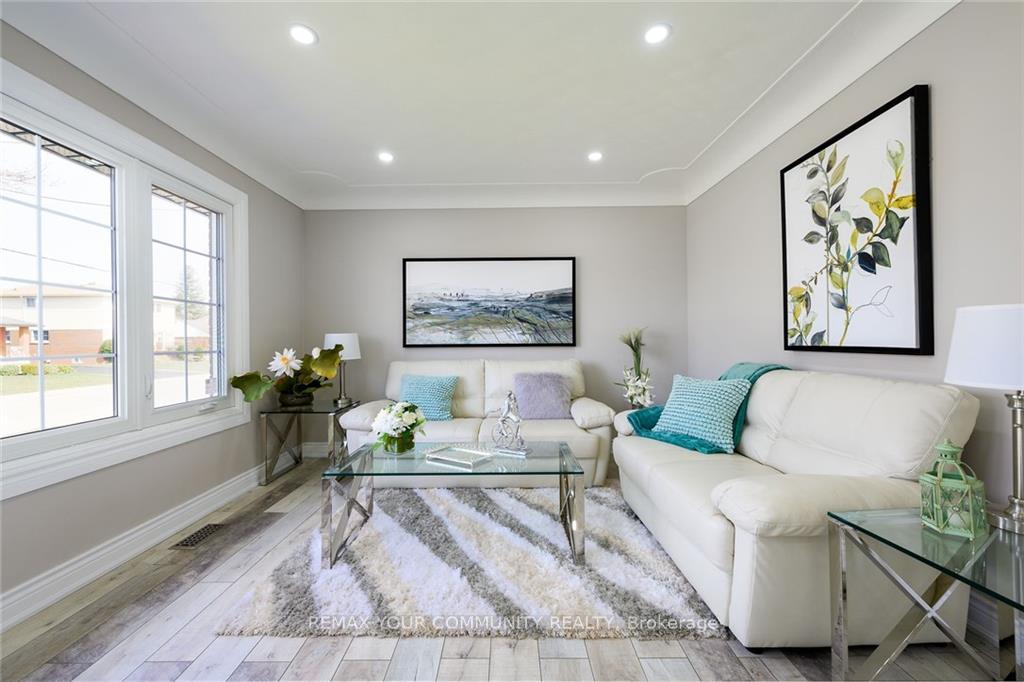 Photo 7 of Unit Upper, 52 Elliott Avenue, Hamilton, Huntington — HOMEH