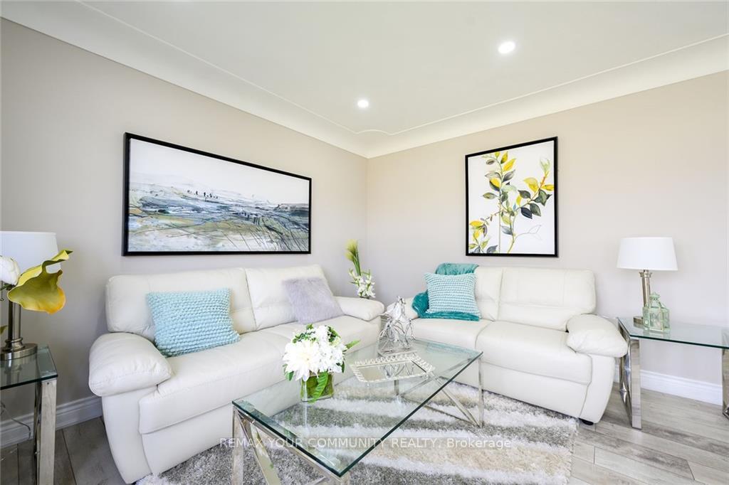 Photo 8 of Unit Upper, 52 Elliott Avenue, Hamilton, Huntington — HOMEH