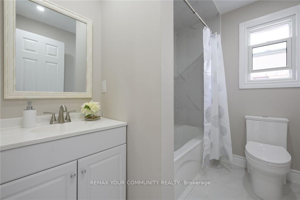 Photo 14 of Unit Upper, 52 Elliott Avenue, Hamilton, Huntington — HOMEH
