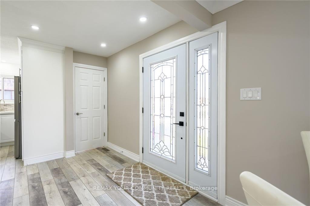 Photo 16 of Unit Upper, 52 Elliott Avenue, Hamilton, Huntington — HOMEH