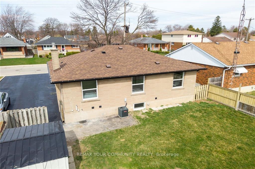 Photo 17 of Unit Upper, 52 Elliott Avenue, Hamilton, Huntington — HOMEH