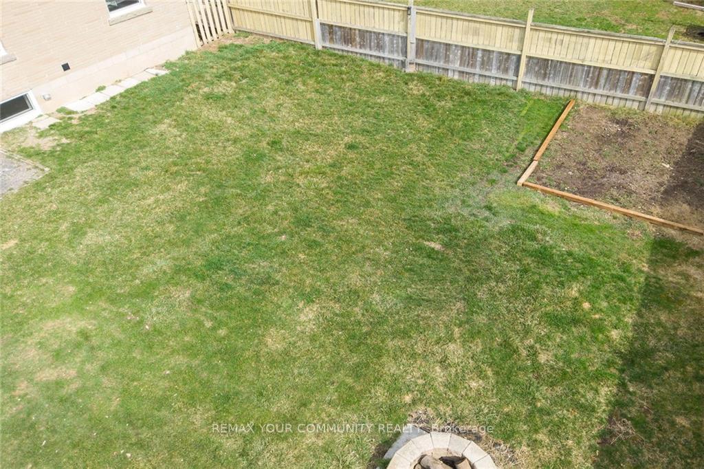 Photo 18 of Unit Upper, 52 Elliott Avenue, Hamilton, Huntington — HOMEH