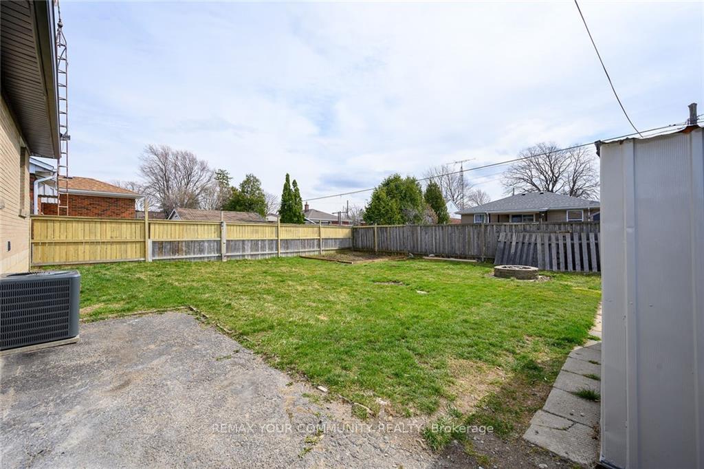Photo 19 of Unit Upper, 52 Elliott Avenue, Hamilton, Huntington — HOMEH