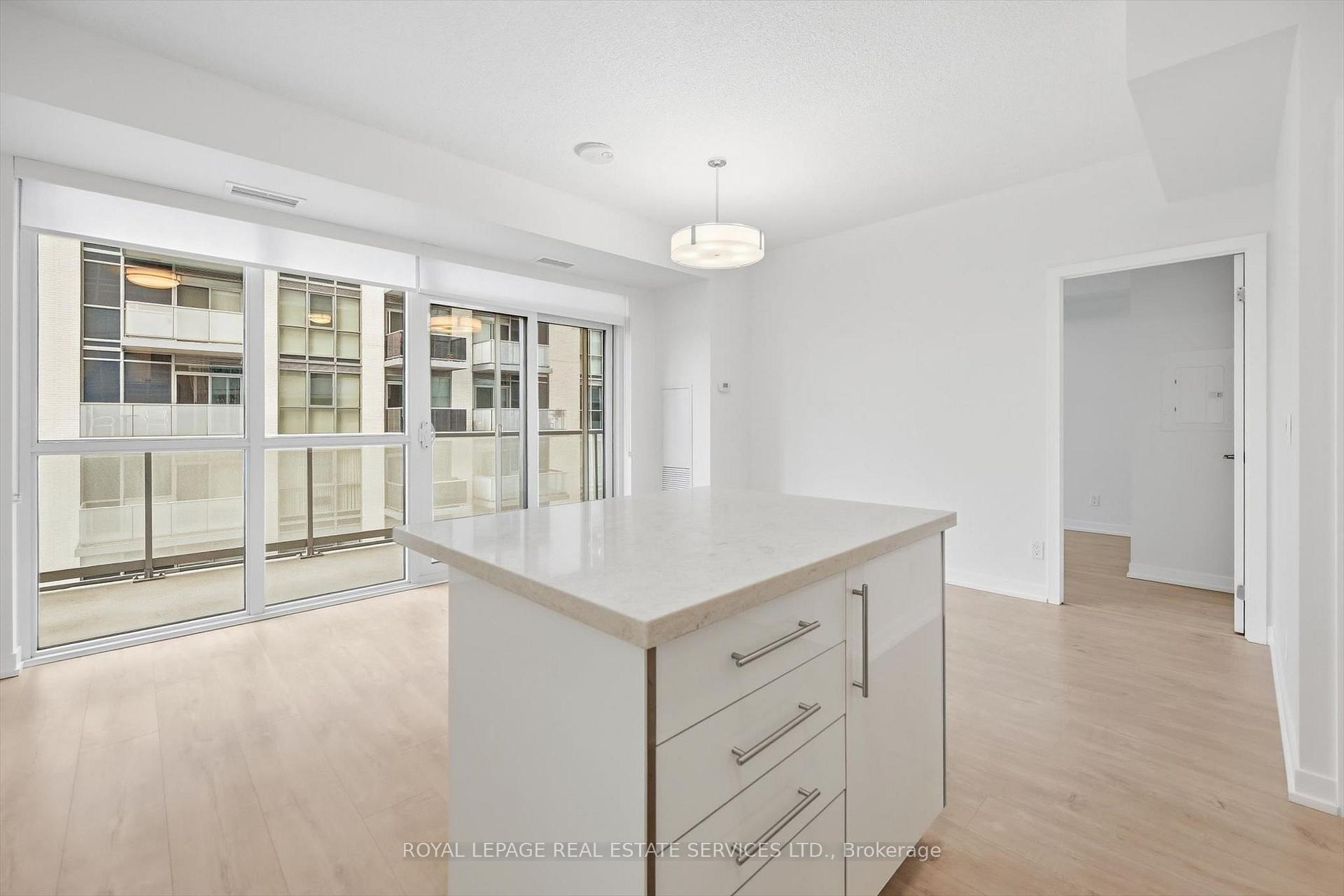 Photo 14 of Unit 1410, 2087 Fairview Street, Burlington, Uptown — HOMEH
