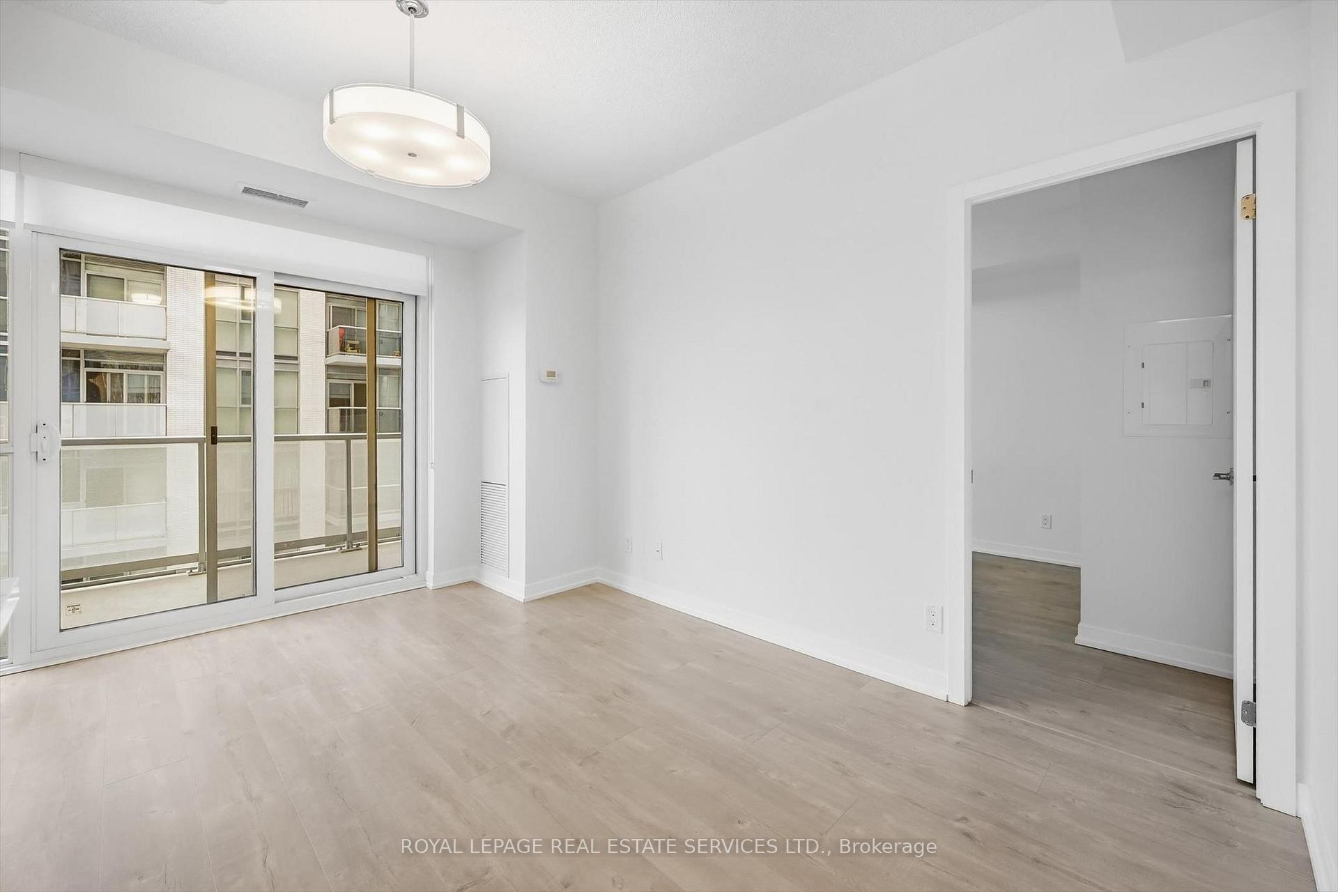 Photo 15 of Unit 1410, 2087 Fairview Street, Burlington, Uptown — HOMEH