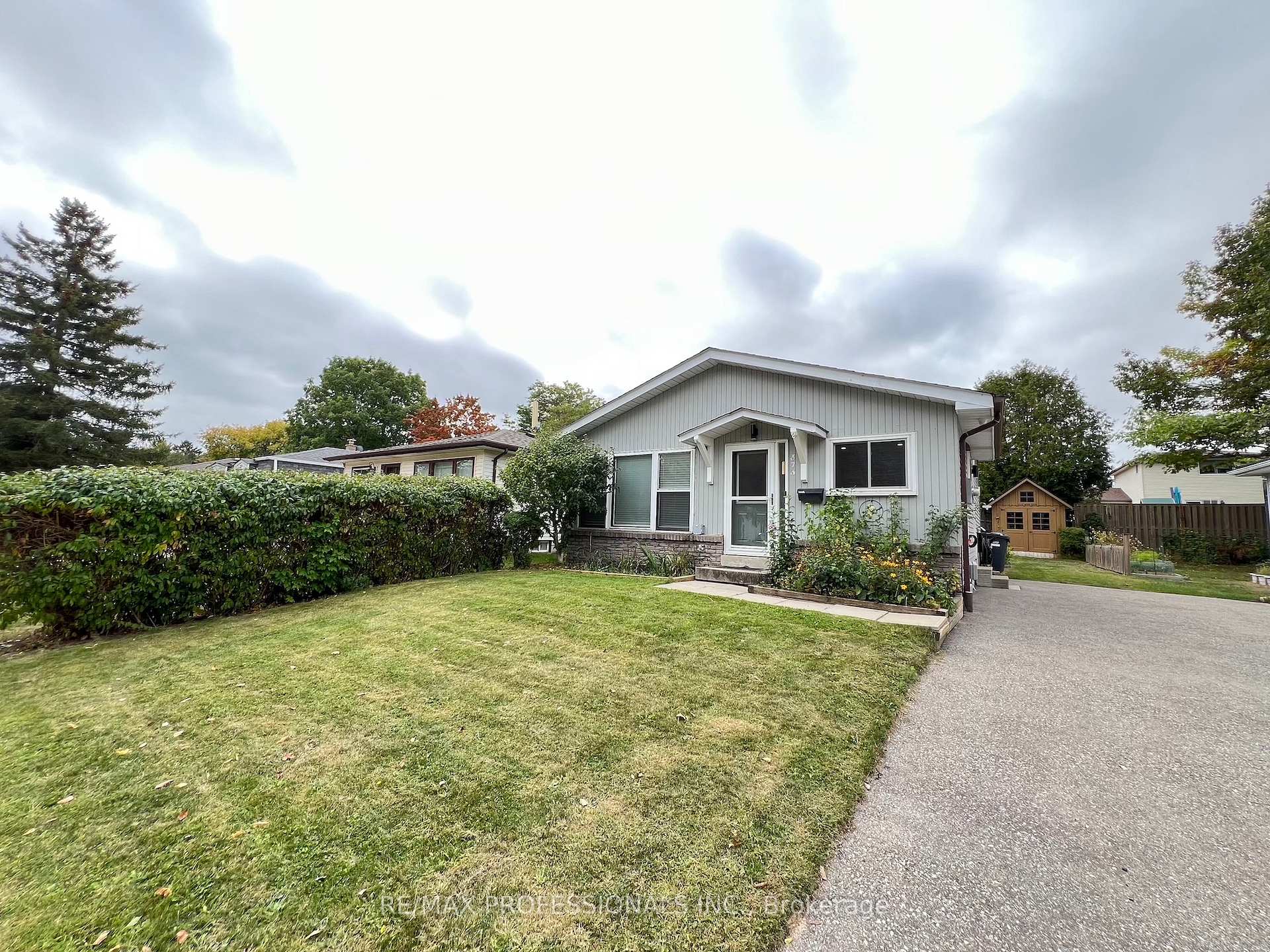 Photo 2 of 373 West Acres Drive, Guelph, Willow West/Sugarbush/West Acres — HOMEH