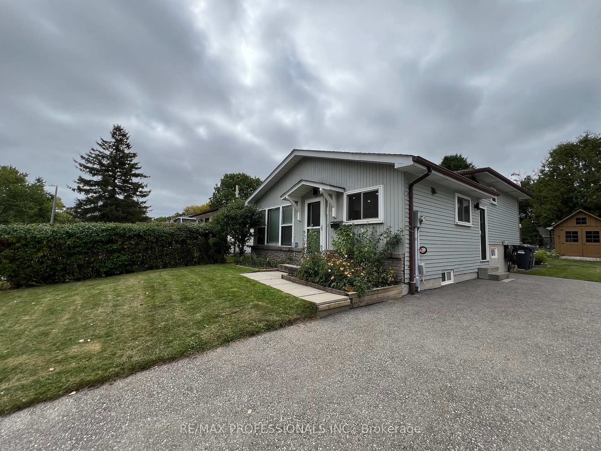 Photo 3 of 373 West Acres Drive, Guelph, Willow West/Sugarbush/West Acres — HOMEH