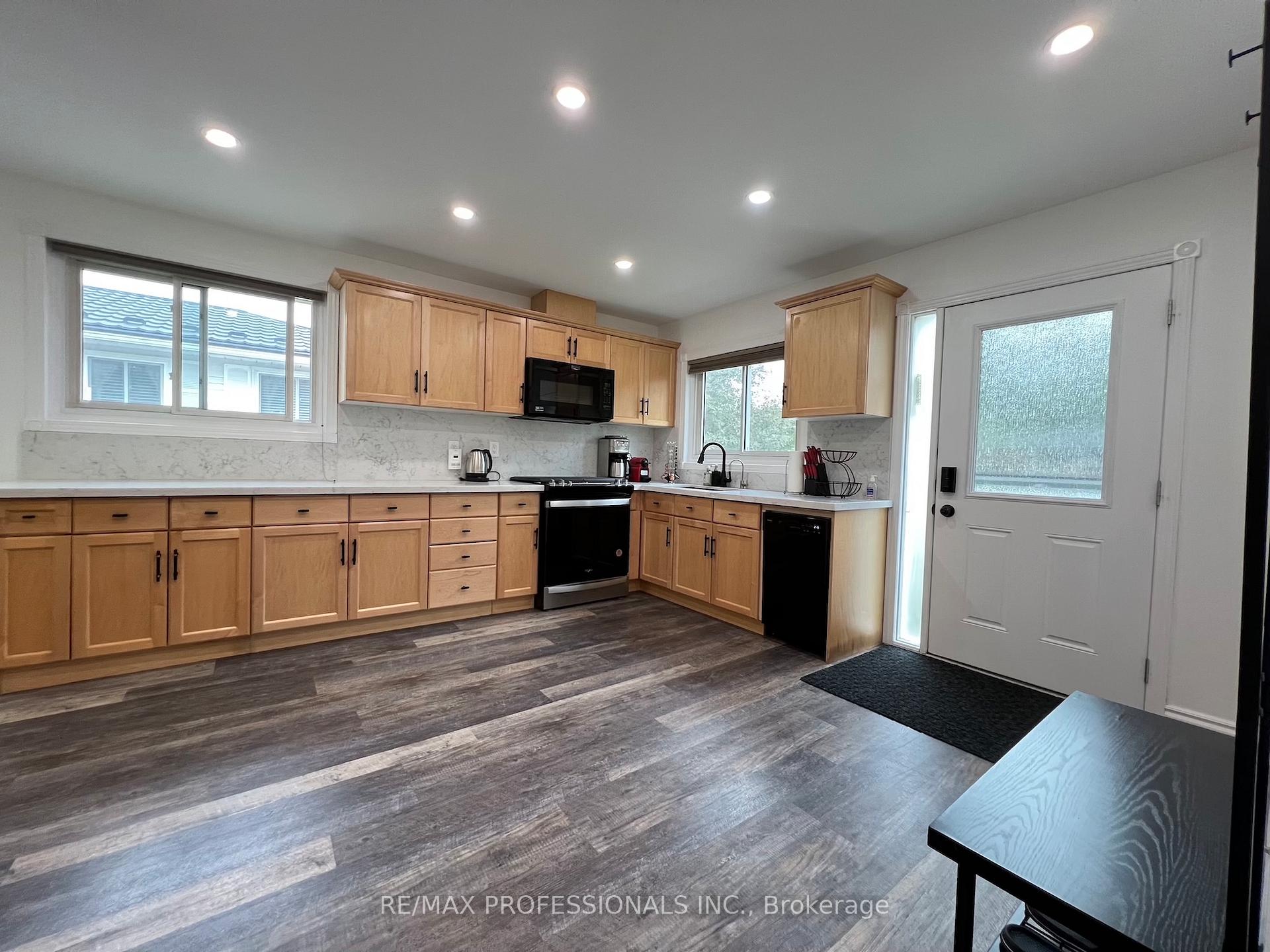 Photo 4 of 373 West Acres Drive, Guelph, Willow West/Sugarbush/West Acres — HOMEH
