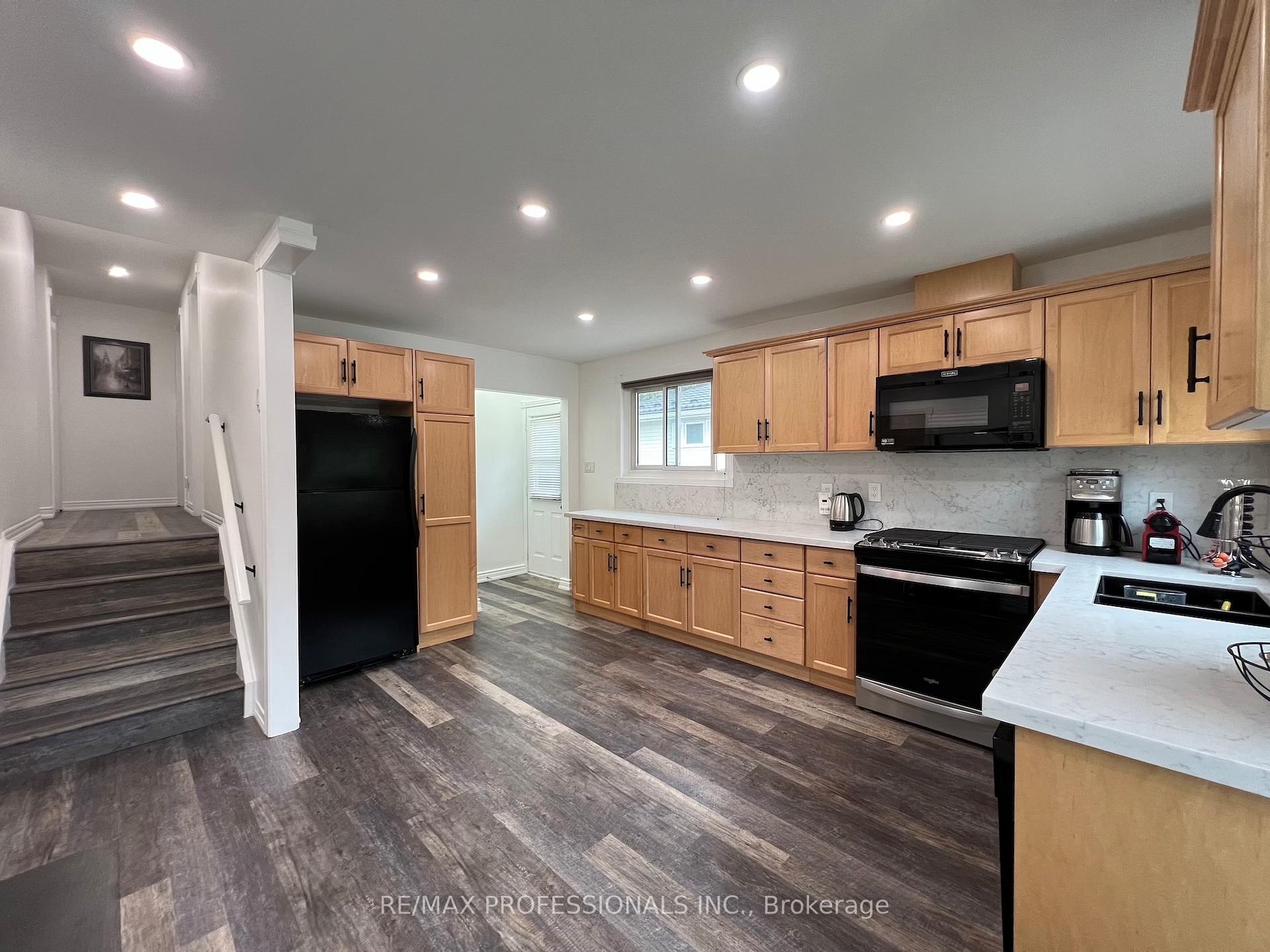 Photo 5 of 373 West Acres Drive, Guelph, Willow West/Sugarbush/West Acres — HOMEH