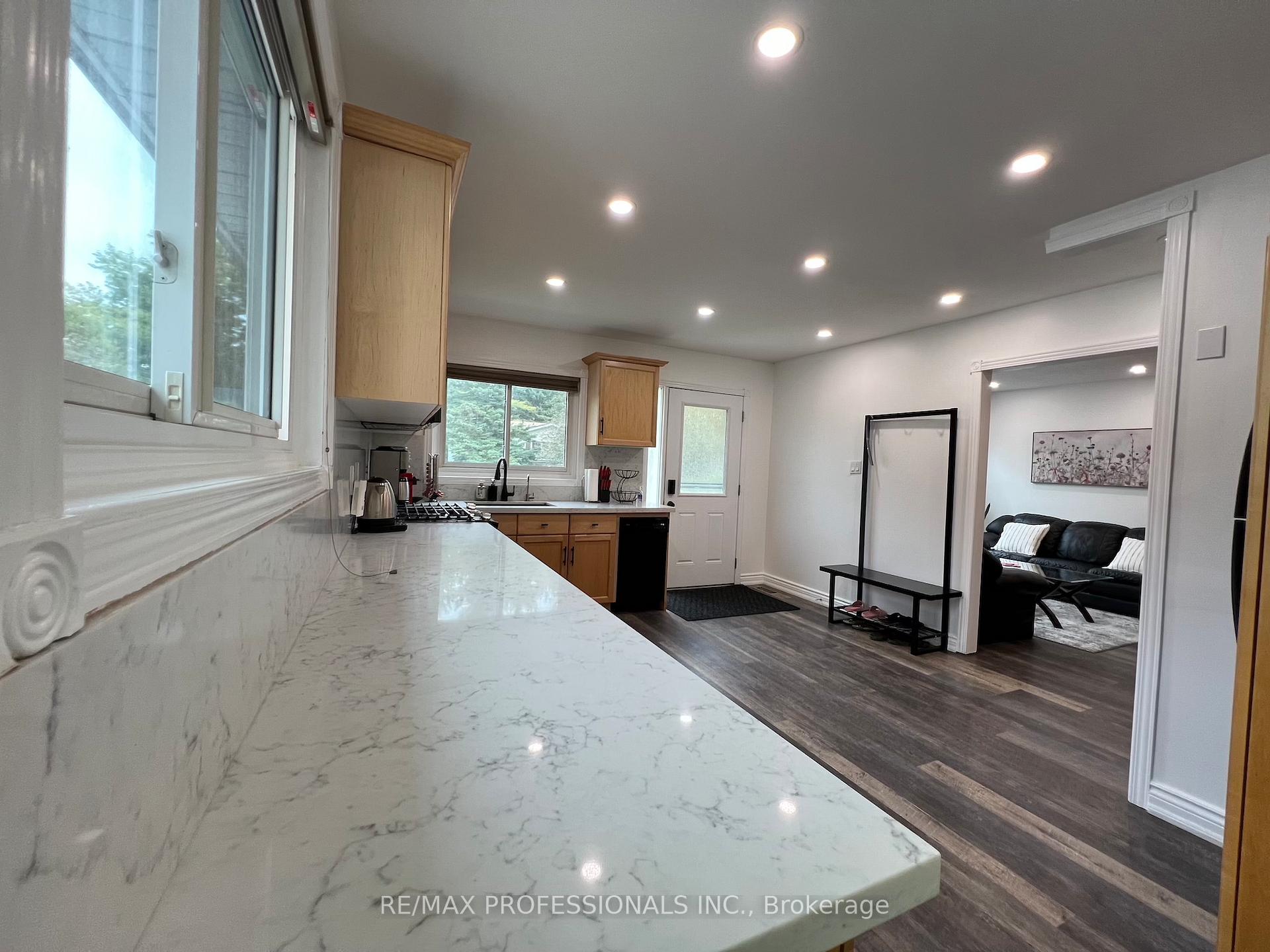Photo 7 of 373 West Acres Drive, Guelph, Willow West/Sugarbush/West Acres — HOMEH