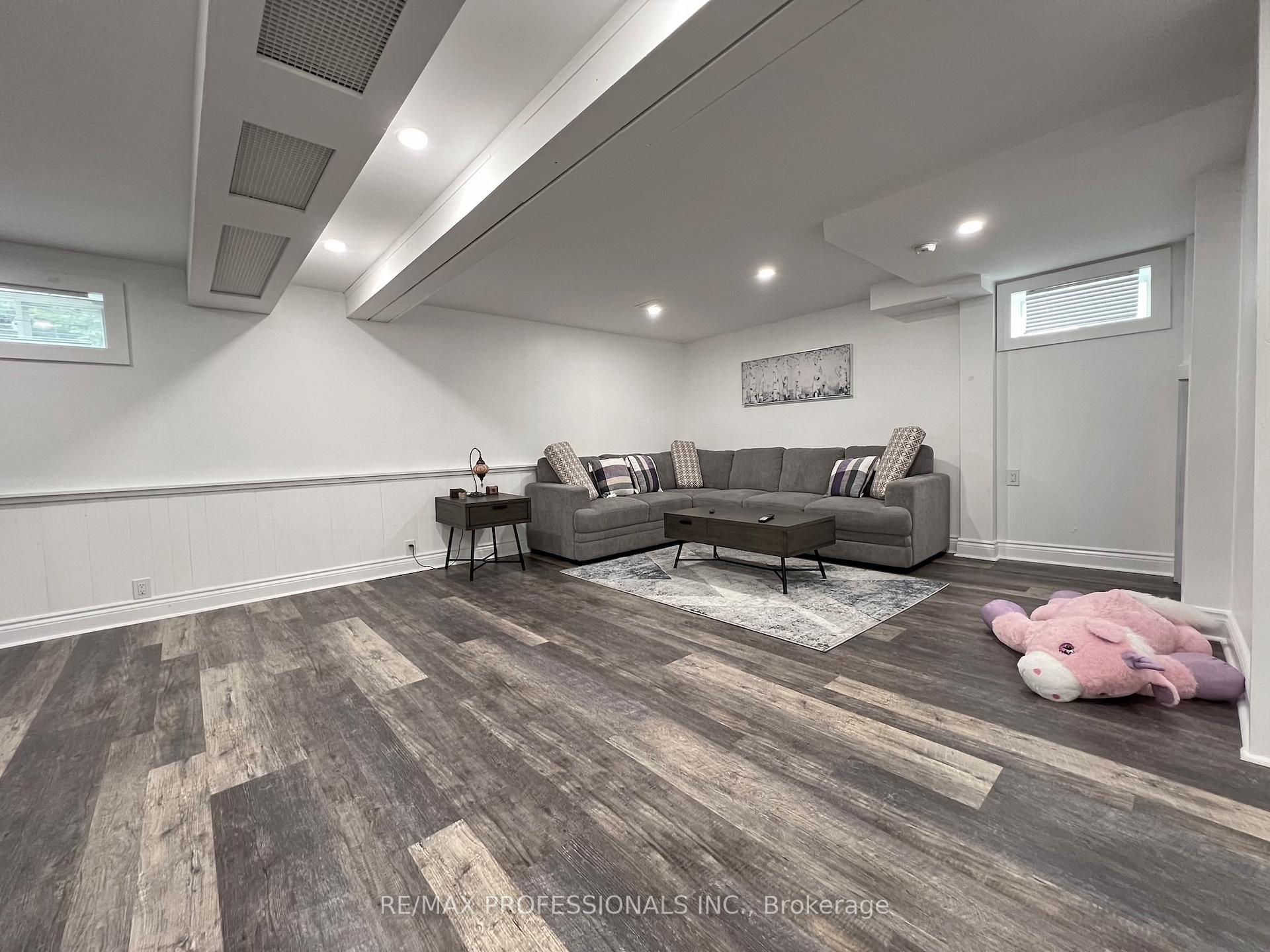 Photo 14 of 373 West Acres Drive, Guelph, Willow West/Sugarbush/West Acres — HOMEH