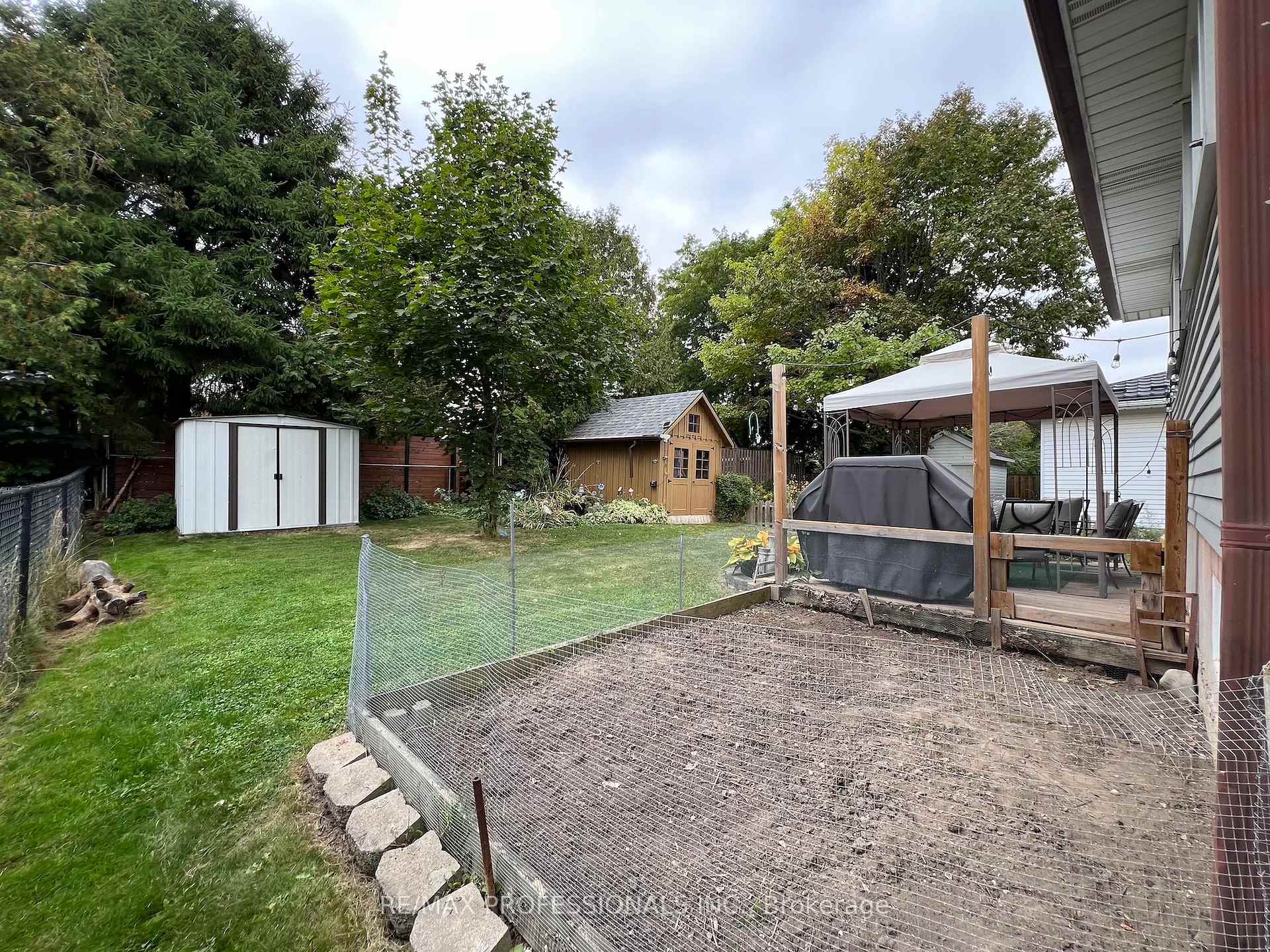 Photo 30 of 373 West Acres Drive, Guelph, Willow West/Sugarbush/West Acres — HOMEH