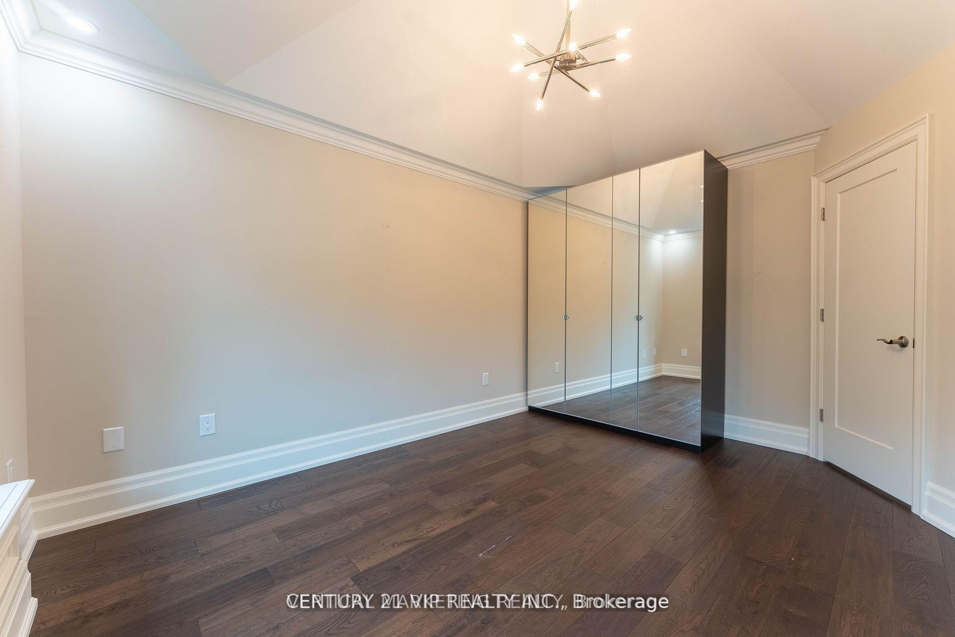 Photo 11 of 49 Roxaline Street, Etobicoke, Humber Heights — HOMEH