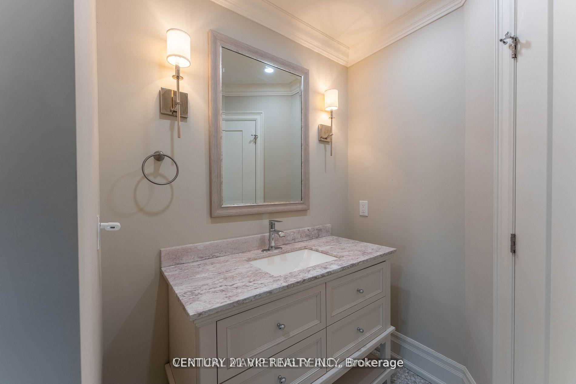 Photo 12 of 49 Roxaline Street, Etobicoke, Humber Heights — HOMEH