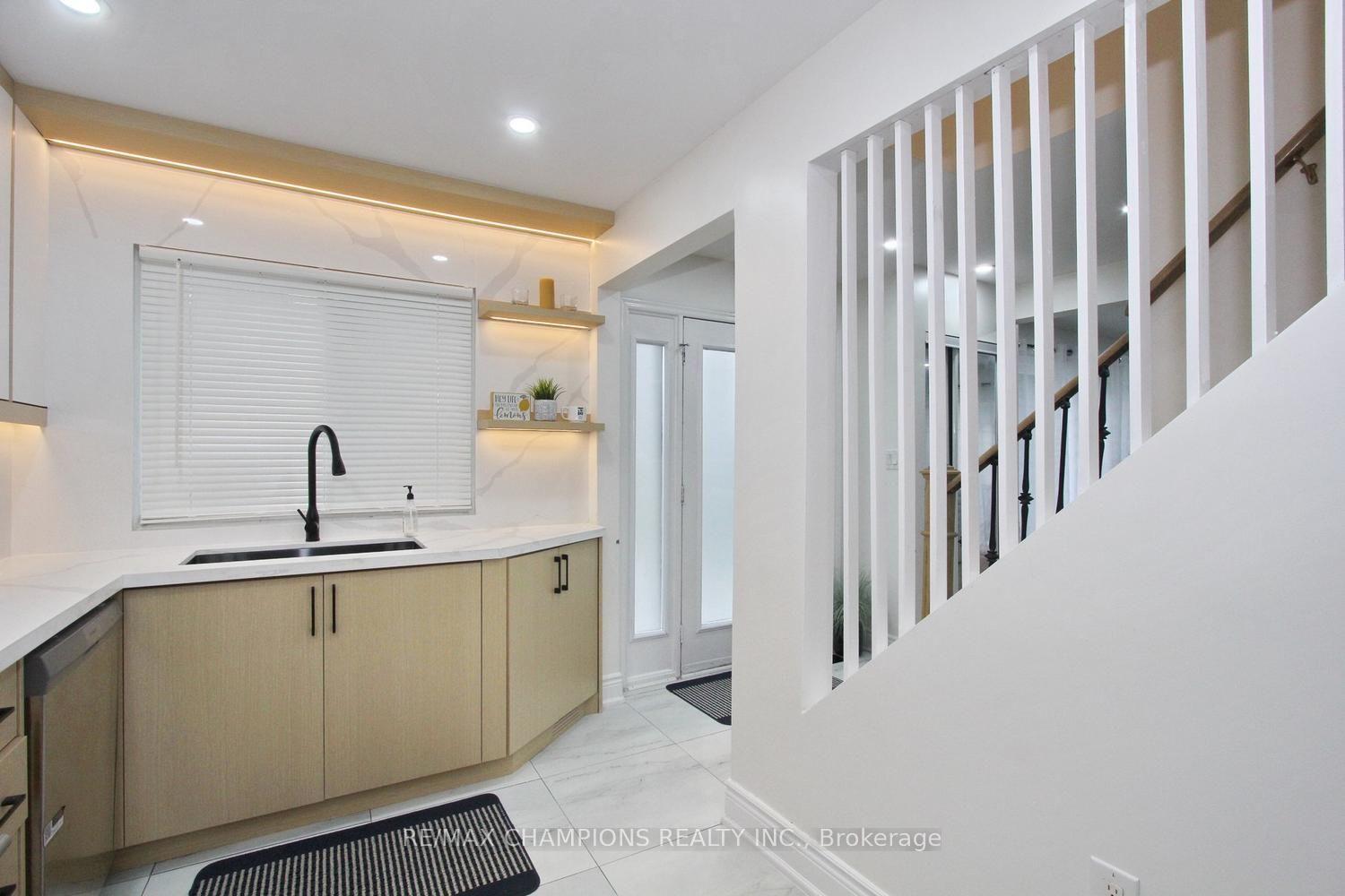 Photo 21 of 16 Glencairn Square, Brampton, Northgate — HOMEH