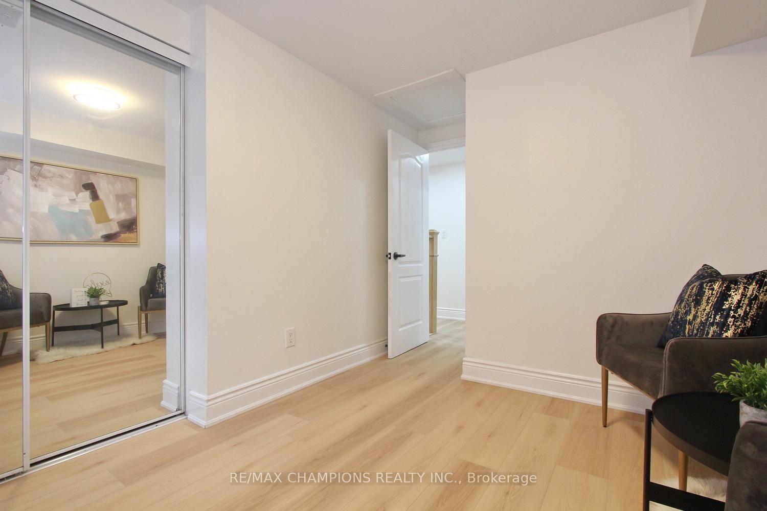Photo 32 of 16 Glencairn Square, Brampton, Northgate — HOMEH