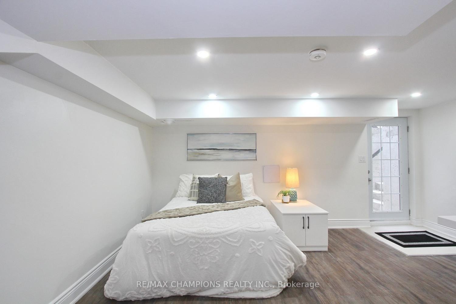 Photo 38 of 16 Glencairn Square, Brampton, Northgate — HOMEH
