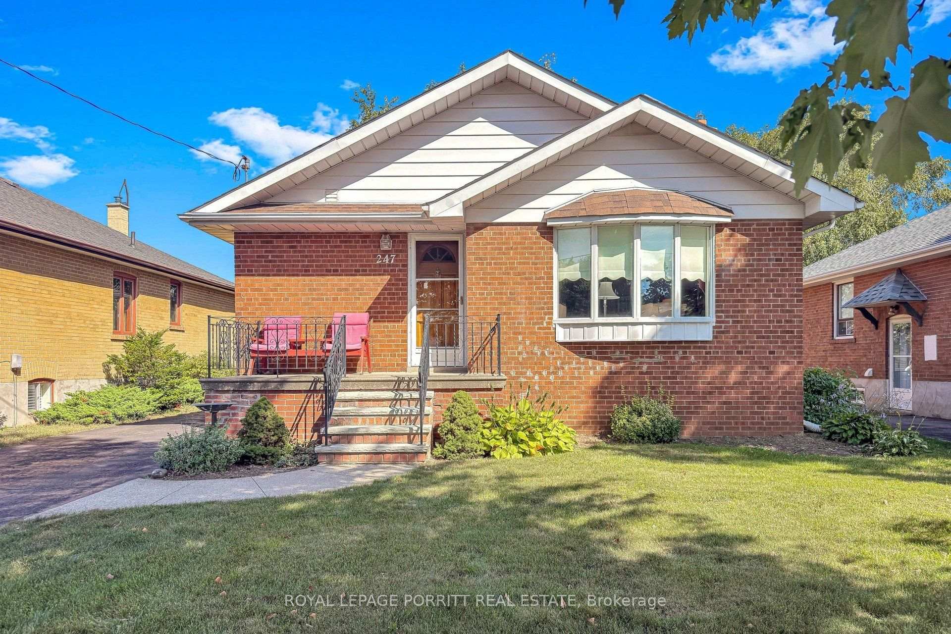 Photo 1 of 247 Hallmark Avenue, Etobicoke, Alderwood — HOMEH
