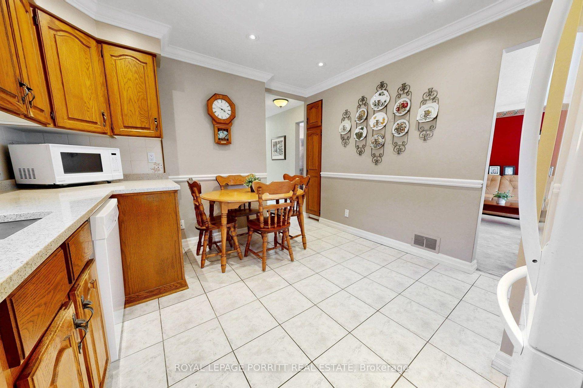 Photo 5 of 247 Hallmark Avenue, Etobicoke, Alderwood — HOMEH