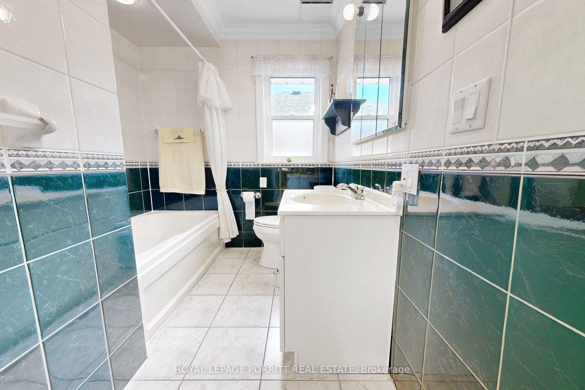 Photo 17 of 247 Hallmark Avenue, Etobicoke, Alderwood — HOMEH