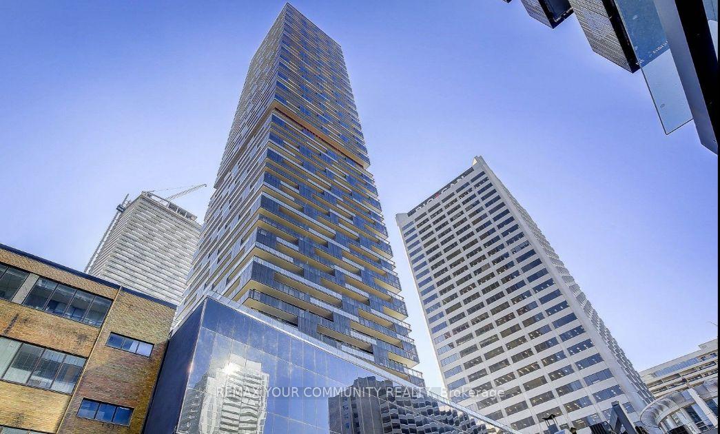 Photo of Unit 4504, 8 Eglinton Avenue E