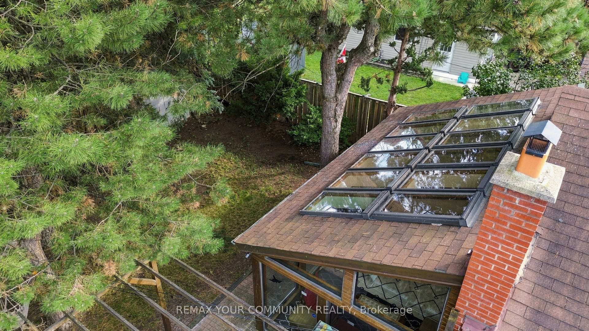 Photo 5 of 59 Redwater Drive, Etobicoke, Rexdale-Kipling — HOMEH