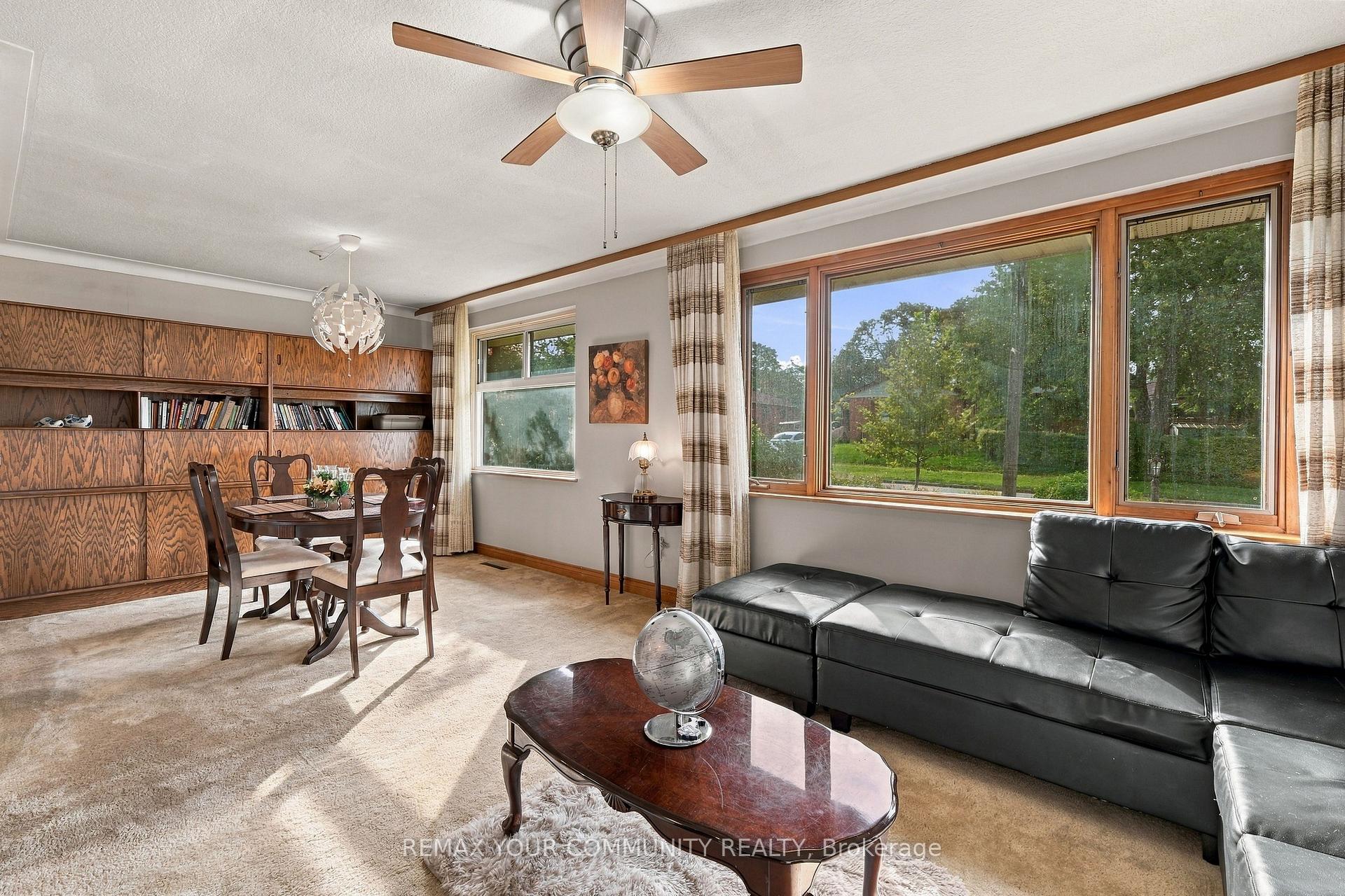 Photo 9 of 59 Redwater Drive, Etobicoke, Rexdale-Kipling — HOMEH
