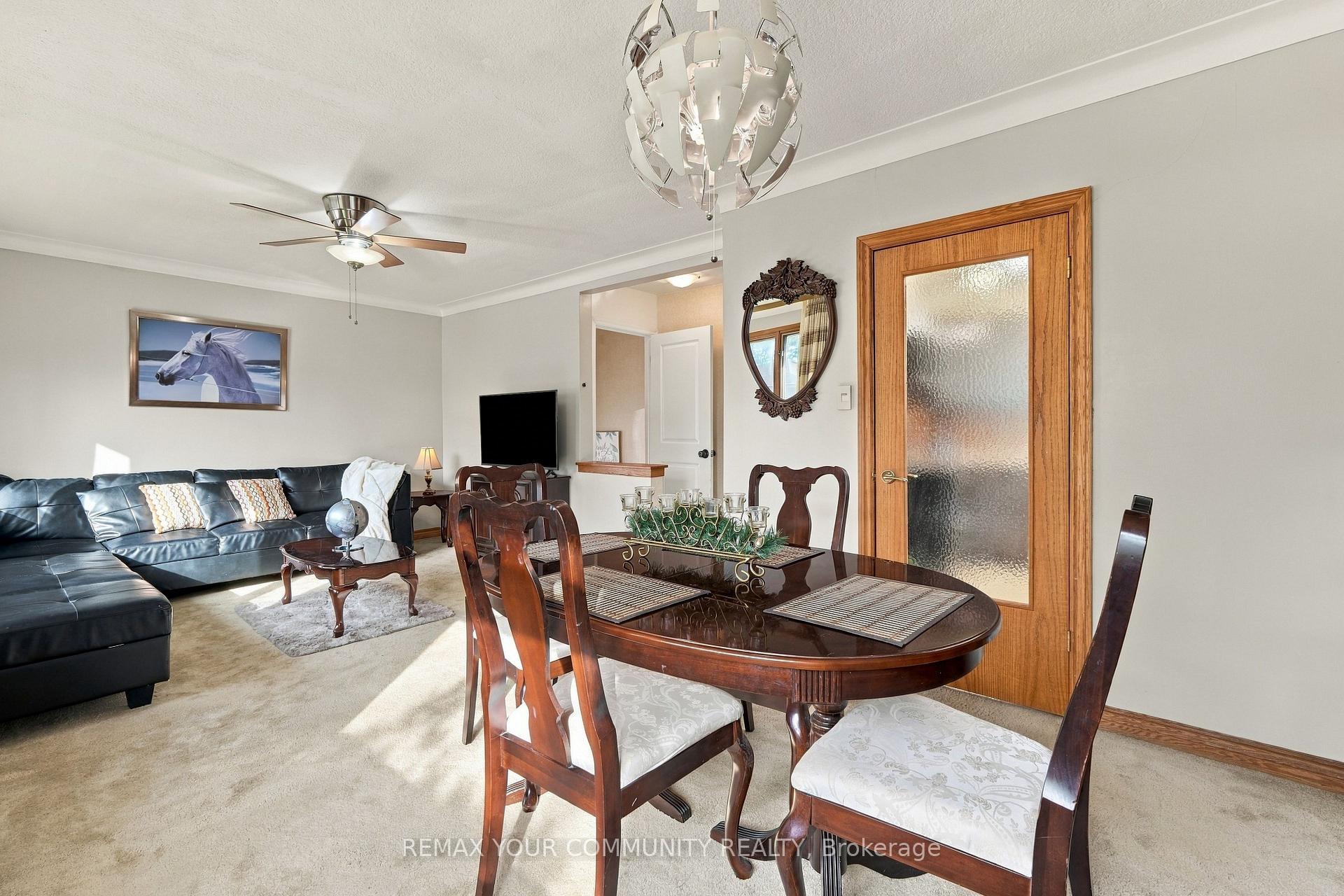 Photo 10 of 59 Redwater Drive, Etobicoke, Rexdale-Kipling — HOMEH