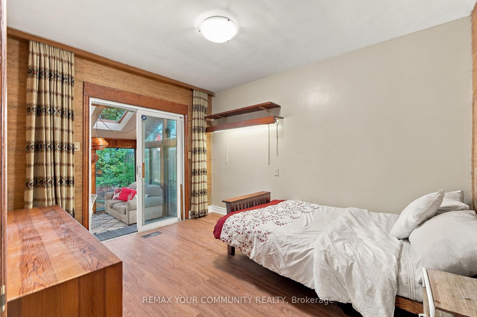 Photo 18 of 59 Redwater Drive, Etobicoke, Rexdale-Kipling — HOMEH