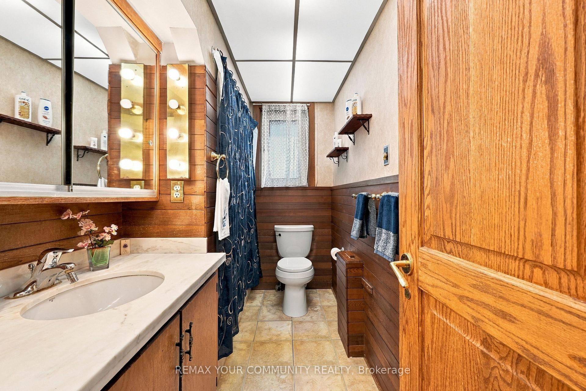 Photo 22 of 59 Redwater Drive, Etobicoke, Rexdale-Kipling — HOMEH