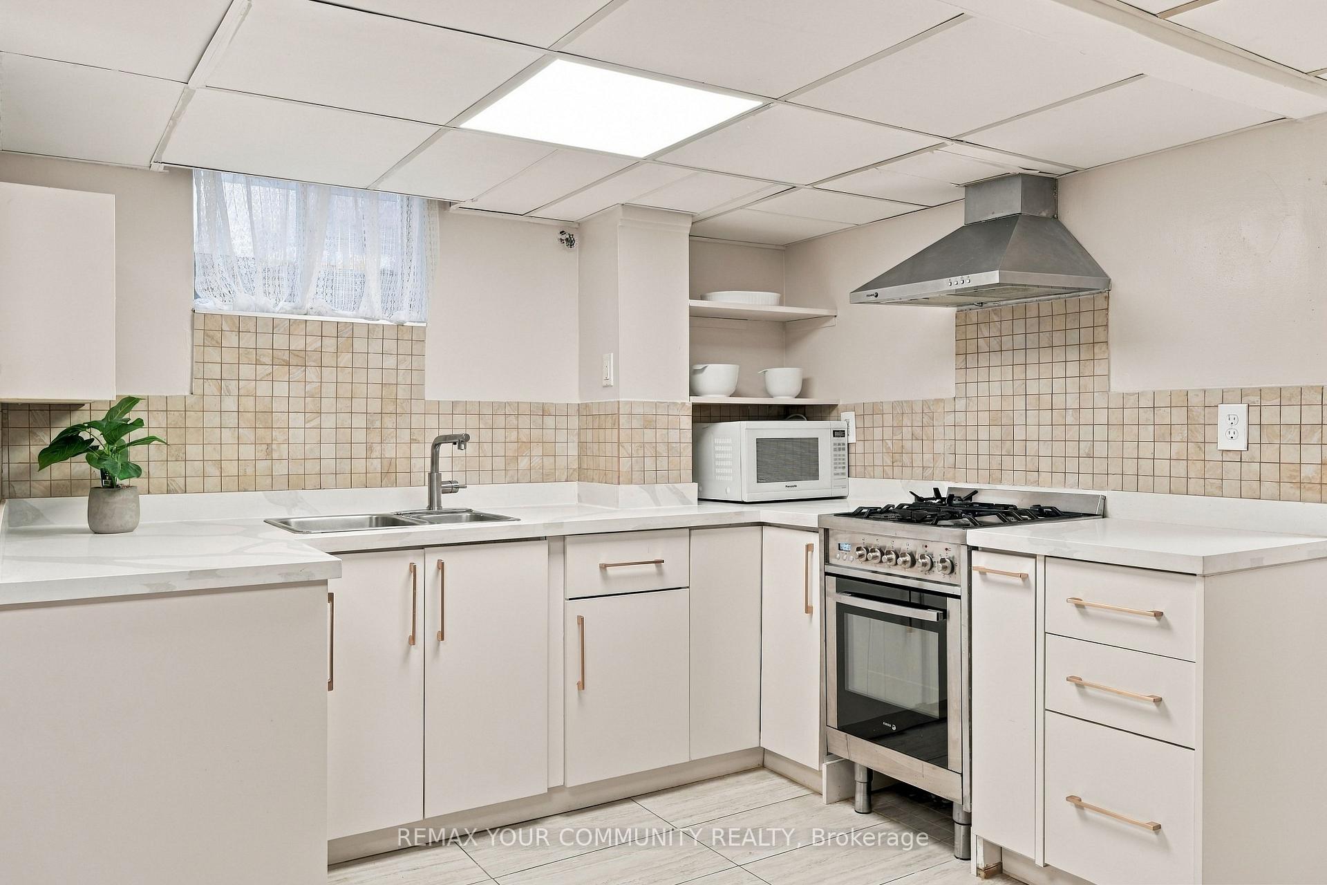 Photo 23 of 59 Redwater Drive, Etobicoke, Rexdale-Kipling — HOMEH