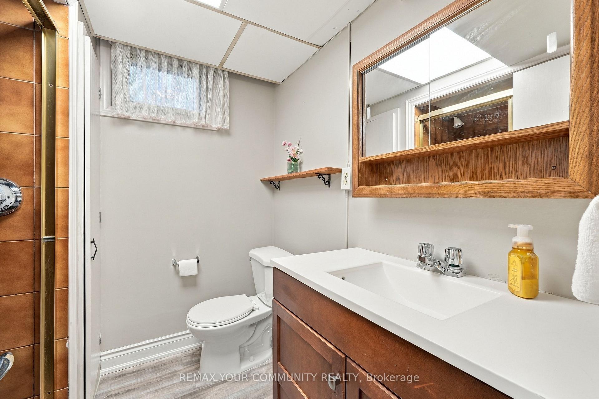 Photo 31 of 59 Redwater Drive, Etobicoke, Rexdale-Kipling — HOMEH
