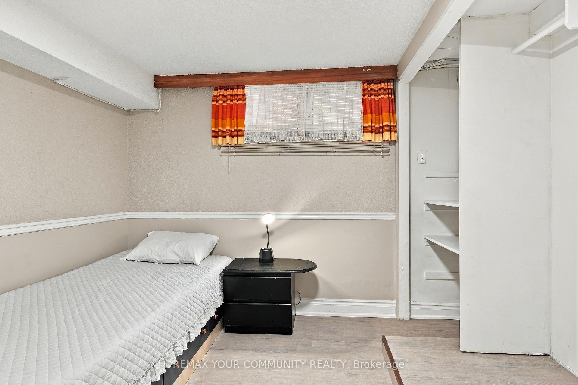 Photo 33 of 59 Redwater Drive, Etobicoke, Rexdale-Kipling — HOMEH