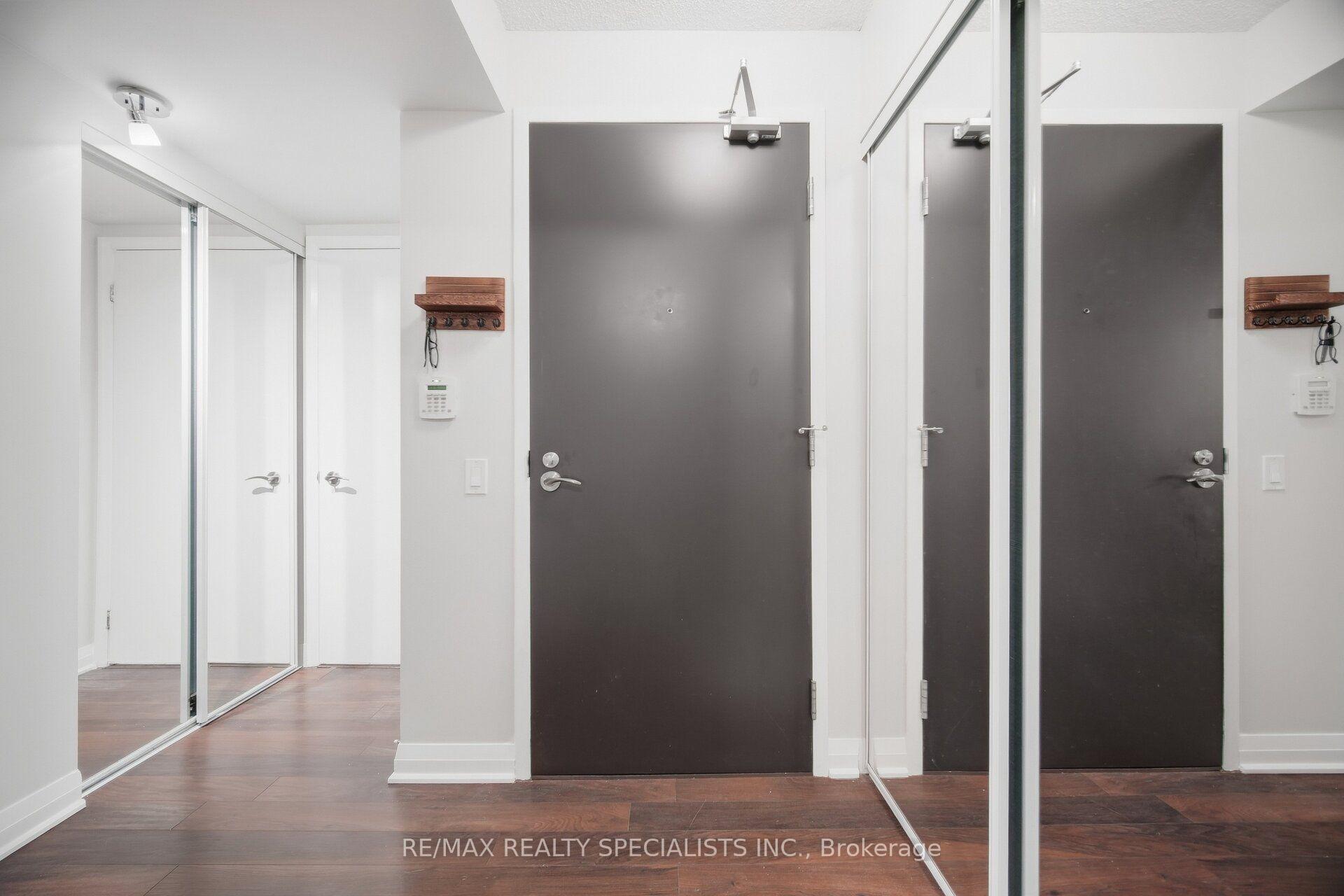 Photo 11 of Unit 901, 5 Valhalla Inn Road, Etobicoke, Islington-City Centre West — HOMEH